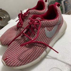 Womens size 5.5 Nike roshe